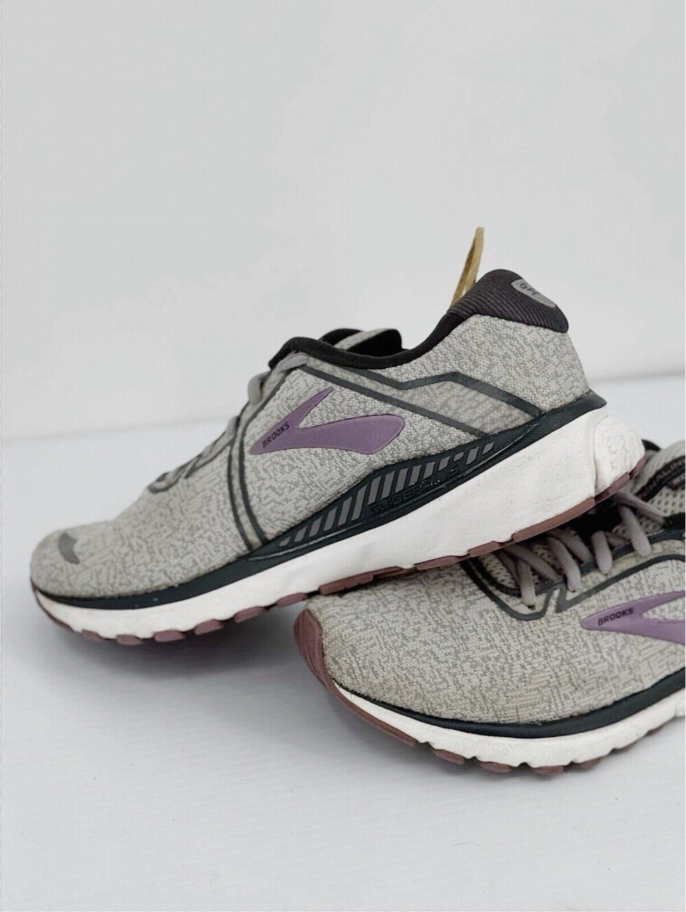 Brooks Adrenaline GTS 20 Running Shoes – Men’s US 11 (Medium) – Gray Purple